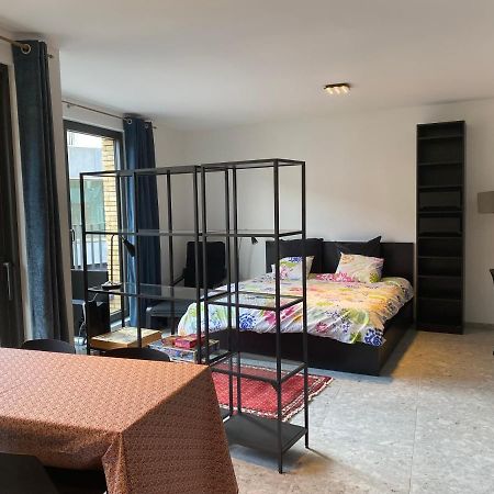 Studio Near Shopping K In K New Bright And Central Kortrijk Exterior foto